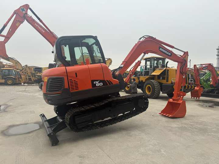Used Excavator Doosan Dx60 Dx80 Dx75 Excavators Machinery Doosan Dx60 Dx80 Dx75 Dx225 Good Condition Low Price - حفار زاحف: صورة 4 Used Excavator Doosan Dx60 Dx80 Dx75 Excavators Machinery Doosan Dx60 Dx80 Dx75 Dx225 Good Condition Low Price - حفار زاحف: صورة 4