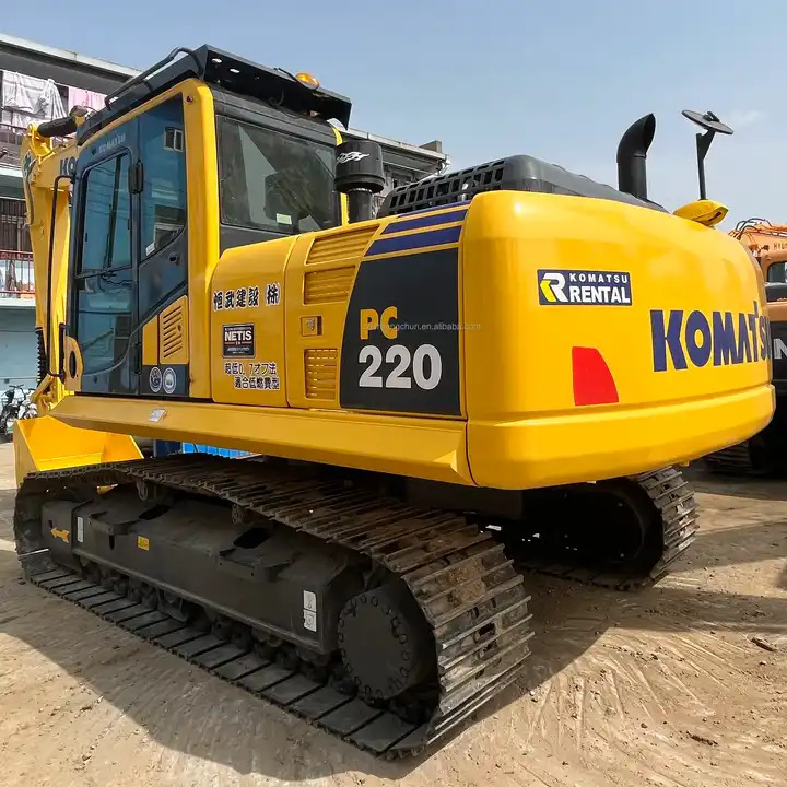 Used KOMATSU PC200-8 digger ,20ton komatsu pc200-8 excavator,komatsu pc200 original japan surplus in good condition - حفار زاحف: صورة 1 Used KOMATSU PC200-8 digger ,20ton komatsu pc200-8 excavator,komatsu pc200 original japan surplus in good condition - حفار زاحف: صورة 1