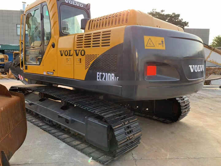 Used Original Volvo Excavator EC210B machinery in stock for sale with high quality and good price - حفار زاحف: صورة 2 Used Original Volvo Excavator EC210B machinery in stock for sale with high quality and good price - حفار زاحف: صورة 2