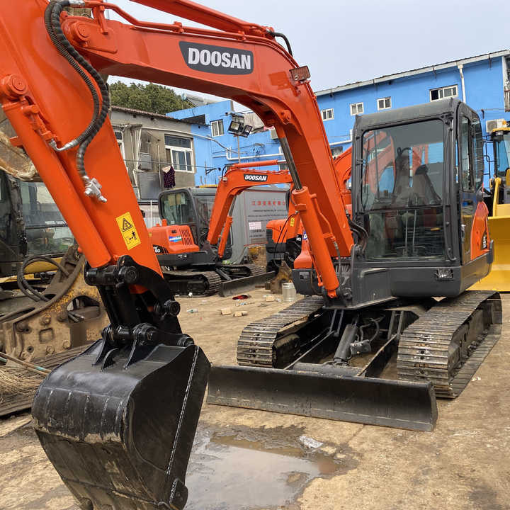 Used excavator doosan dx60 excavators earth-moving machinery doosan dx60 dx80 dx75 dx225 for sale - حفار زاحف: صورة 1 Used excavator doosan dx60 excavators earth-moving machinery doosan dx60 dx80 dx75 dx225 for sale - حفار زاحف: صورة 1