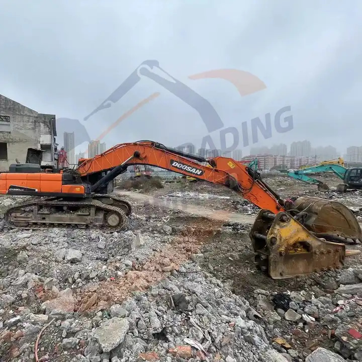 Low price Used Doosan excavator DX520LC-9C in good condition for sale - حفار زاحف: صورة 1 Low price Used Doosan excavator DX520LC-9C in good condition for sale - حفار زاحف: صورة 1