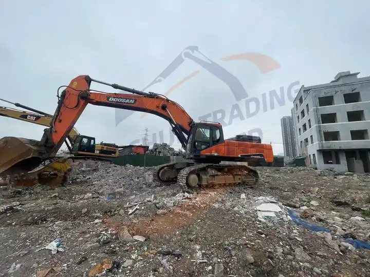 Low price Used Doosan excavator DX520LC-9C in good condition for sale - حفار زاحف: صورة 4 Low price Used Doosan excavator DX520LC-9C in good condition for sale - حفار زاحف: صورة 4