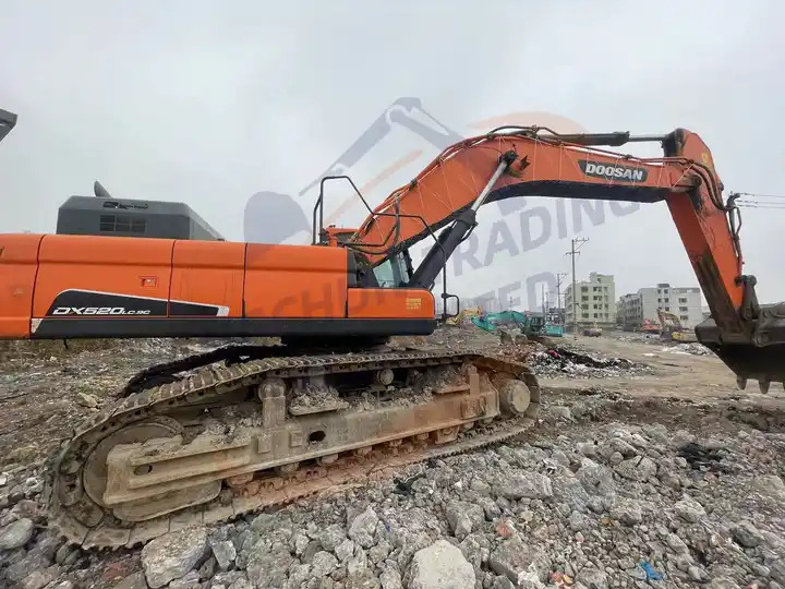 Low price Used Doosan excavator DX520LC-9C in good condition for sale - حفار زاحف: صورة 3 Low price Used Doosan excavator DX520LC-9C in good condition for sale - حفار زاحف: صورة 3