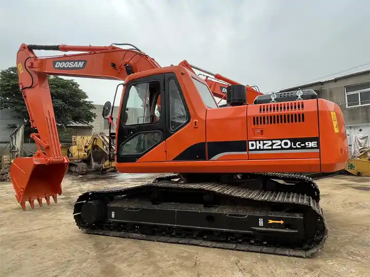 Used original Korea Doosan 20 ton excavator with cheap price and good condition DOOSAN Dx220LC-9e - حفار زاحف: صورة 3 Used original Korea Doosan 20 ton excavator with cheap price and good condition DOOSAN Dx220LC-9e - حفار زاحف: صورة 3