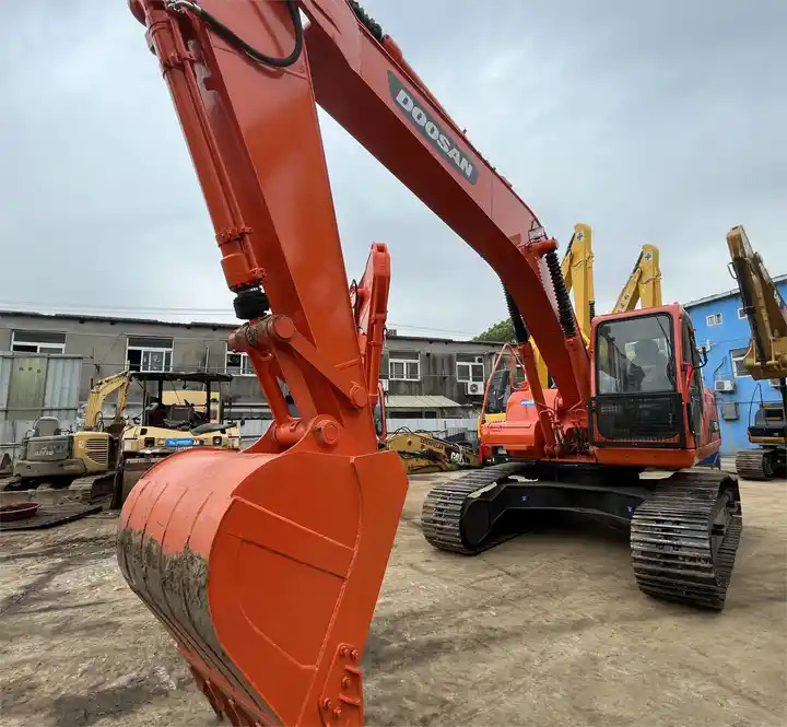 Used original Korea Doosan 20 ton excavator with cheap price and good condition DOOSAN Dx220LC-9e - حفار زاحف: صورة 1 Used original Korea Doosan 20 ton excavator with cheap price and good condition DOOSAN Dx220LC-9e - حفار زاحف: صورة 1