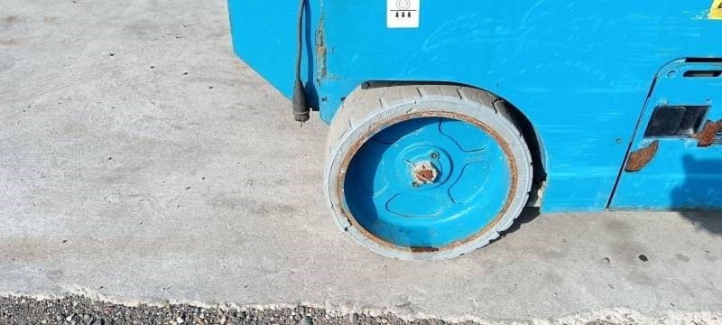 مرفاع مقصي Genie GS4047 - 13,7m - electric: صورة 10