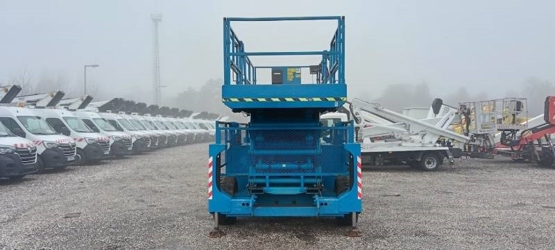 Genie GS5390 - 18m - 4x4 - Diesel - مرفاع مقصي: صورة 3 Genie GS5390 - 18m - 4x4 - Diesel - مرفاع مقصي: صورة 3