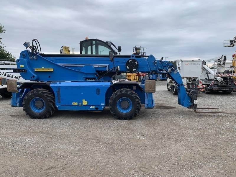 Genie GTH 4018R - 17,54 m - 4 T - 4x4x4 - آلة رفع ونقل تلسكوبية: صورة 4 Genie GTH 4018R - 17,54 m - 4 T - 4x4x4 - آلة رفع ونقل تلسكوبية: صورة 4