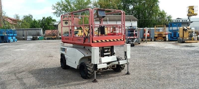 Haulotte Compact 10 DX - 4x4 - 10m - diesel - مرفاع مقصي: صورة 1 Haulotte Compact 10 DX - 4x4 - 10m - diesel - مرفاع مقصي: صورة 1