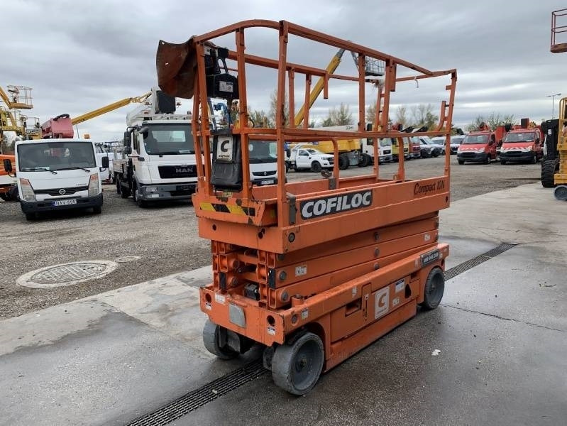 Haulotte Compact 10N - 10m, electric - مرفاع مقصي: صورة 2 Haulotte Compact 10N - 10m, electric - مرفاع مقصي: صورة 2