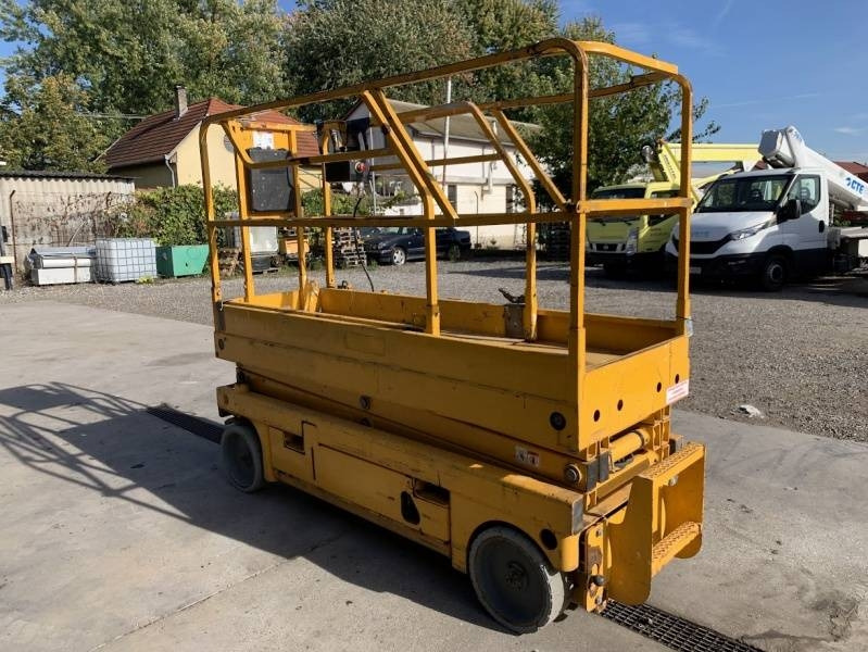 Haulotte Compact 8 - 8m, electric - مرفاع مقصي: صورة 1 Haulotte Compact 8 - 8m, electric - مرفاع مقصي: صورة 1