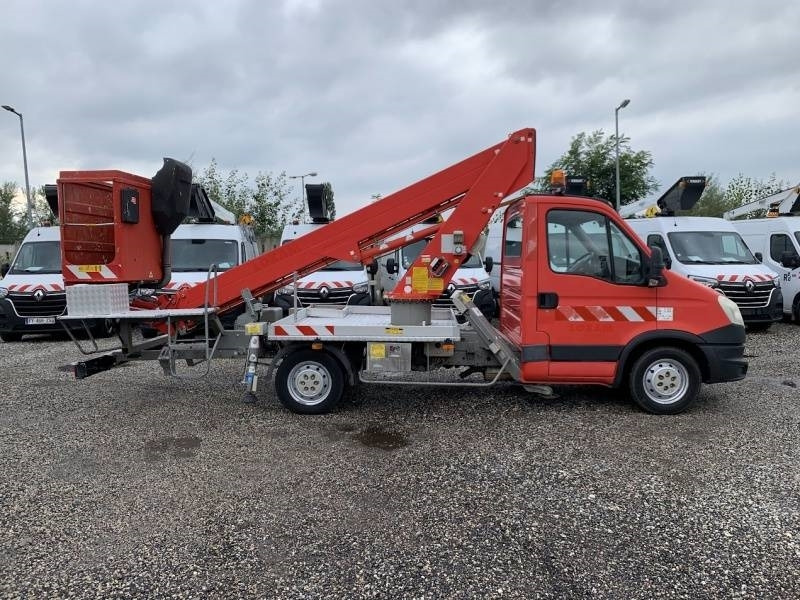 Iveco Daily GSR E179T - 17,1m - 200 kg - منصة محمولة مثبتة على الشاحنة: صورة 4 Iveco Daily GSR E179T - 17,1m - 200 kg - منصة محمولة مثبتة على الشاحنة: صورة 4