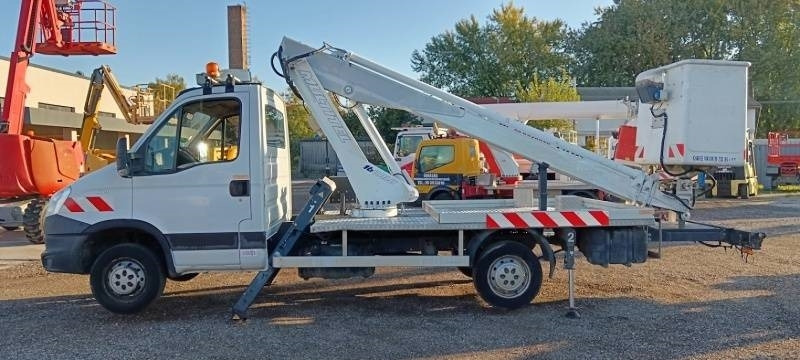 Iveco Daily Multitel 160 ALU DS - 16m - منصة محمولة مثبتة على الشاحنة: صورة 5 Iveco Daily Multitel 160 ALU DS - 16m - منصة محمولة مثبتة على الشاحنة: صورة 5