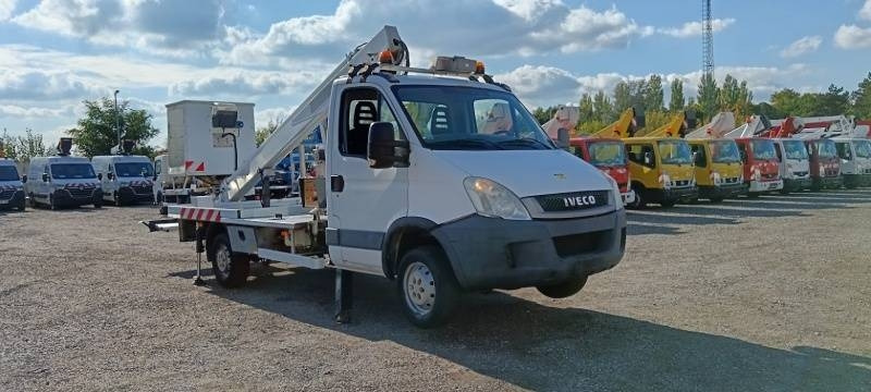 Iveco Daily Multitel 160 ALU DS - 16m - منصة محمولة مثبتة على الشاحنة: صورة 1 Iveco Daily Multitel 160 ALU DS - 16m - منصة محمولة مثبتة على الشاحنة: صورة 1