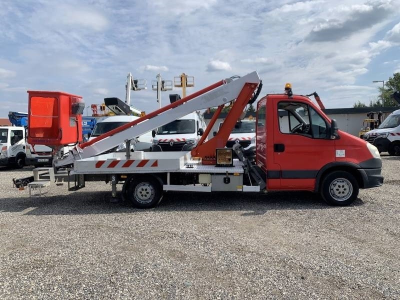Iveco Daily Multitel 160 ALU DS - 16m - منصة محمولة مثبتة على الشاحنة: صورة 4 Iveco Daily Multitel 160 ALU DS - 16m - منصة محمولة مثبتة على الشاحنة: صورة 4