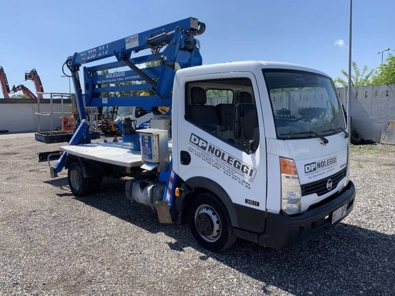 Nissan Cabstar CTE ZED 21 J - 21 m - 200 kg - منصة محمولة مثبتة على الشاحنة: صورة 1 Nissan Cabstar CTE ZED 21 J - 21 m - 200 kg - منصة محمولة مثبتة على الشاحنة: صورة 1