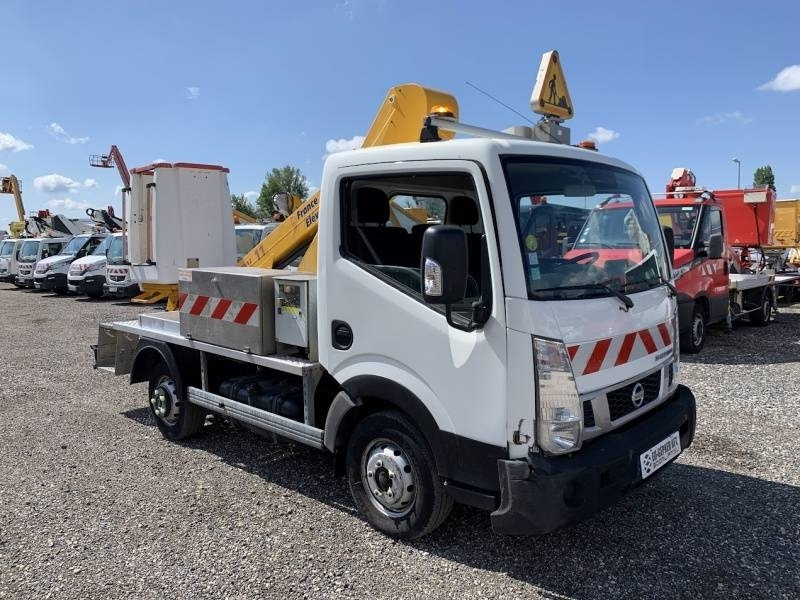 Nissan Cabstar France Elevateur Topy 11 - 11 m - منصة محمولة مثبتة على الشاحنة: صورة 1 Nissan Cabstar France Elevateur Topy 11 - 11 m - منصة محمولة مثبتة على الشاحنة: صورة 1
