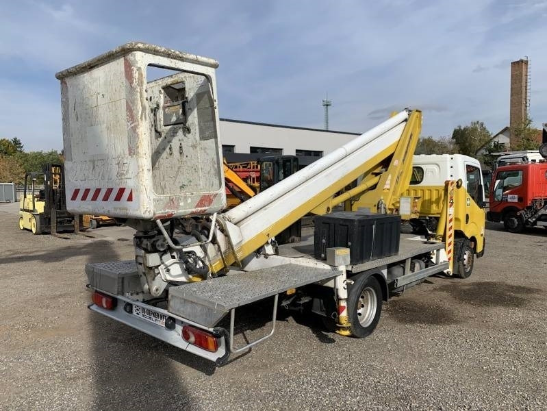 منصة محمولة مثبتة على الشاحنة Nissan Cabstar Multitel MT222 - 22m, 200kg: صورة 6