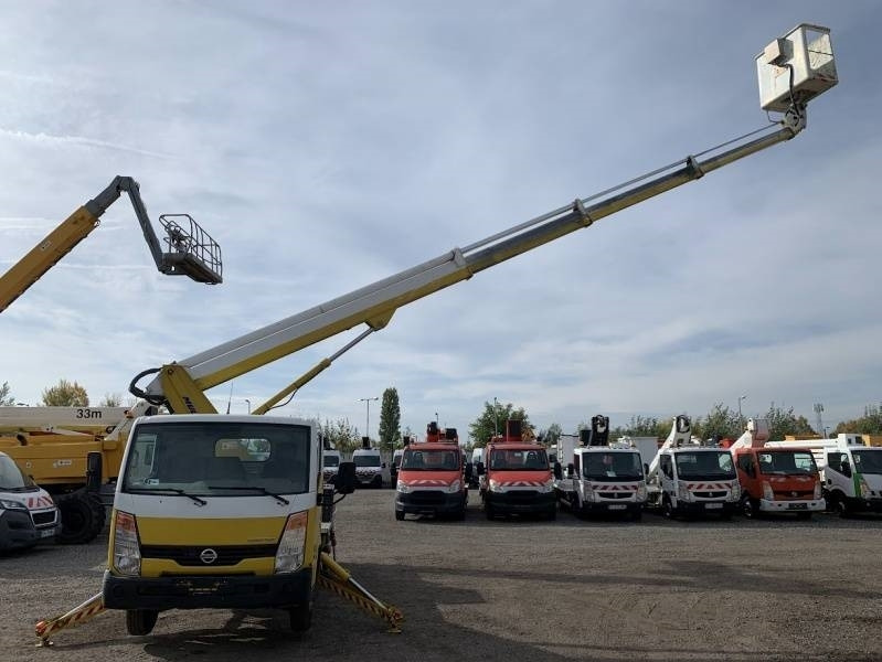 منصة محمولة مثبتة على الشاحنة Nissan Cabstar Multitel MT222 - 22m, 200kg: صورة 9