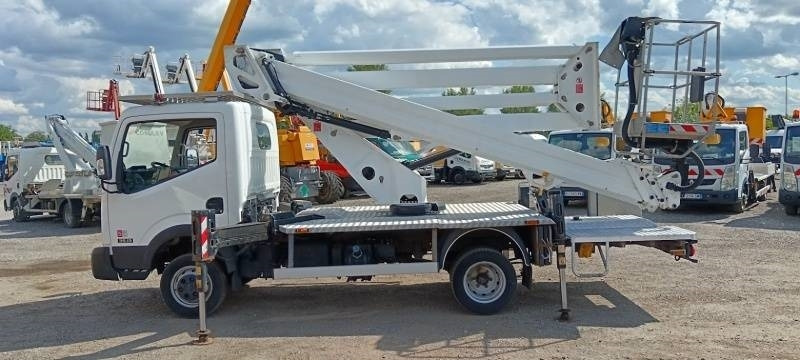 Nissan Cabstar Oil&Steel Snake 2413 Plus - 23,5m - 250 kg - منصة محمولة مثبتة على الشاحنة: صورة 5 Nissan Cabstar Oil&Steel Snake 2413 Plus - 23,5m - 250 kg - منصة محمولة مثبتة على الشاحنة: صورة 5