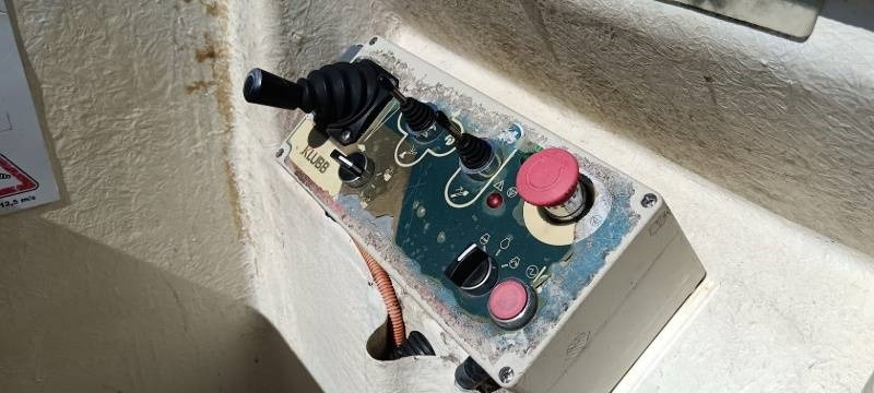 منصة محمولة مثبتة على الشاحنة Renault Master Klubb KL32 - 12,5 m, 120 kg: صورة 11