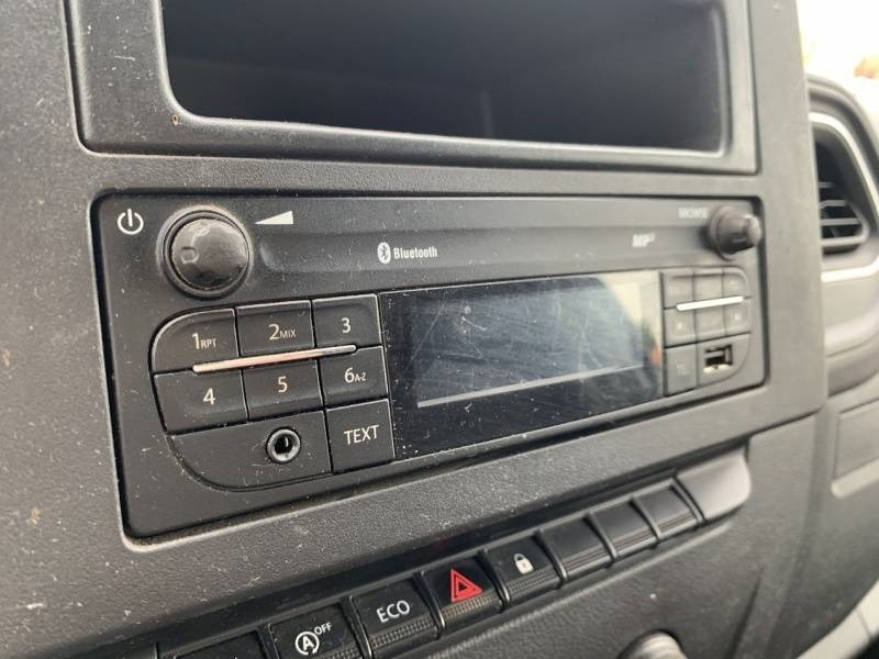 منصة محمولة مثبتة على الشاحنة Renault Master Versalift VTL135 EVO - 13,3 m - 120kg: صورة 11