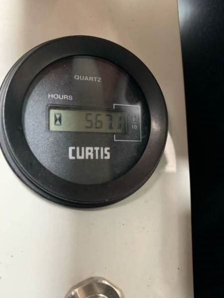 منصة محمولة مثبتة على الشاحنة Renault Master Versalift VTL135 EVO - 13,3 m - 120kg: صورة 17