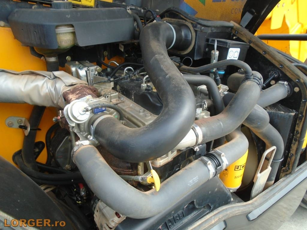 آلة رفع ونقل تلسكوبية JCB 531-70: صورة 11