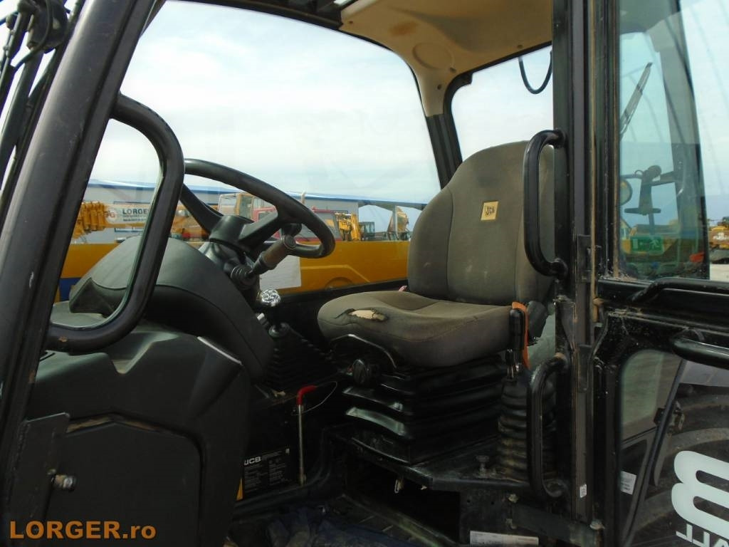 آلة رفع ونقل تلسكوبية JCB 531-70: صورة 12