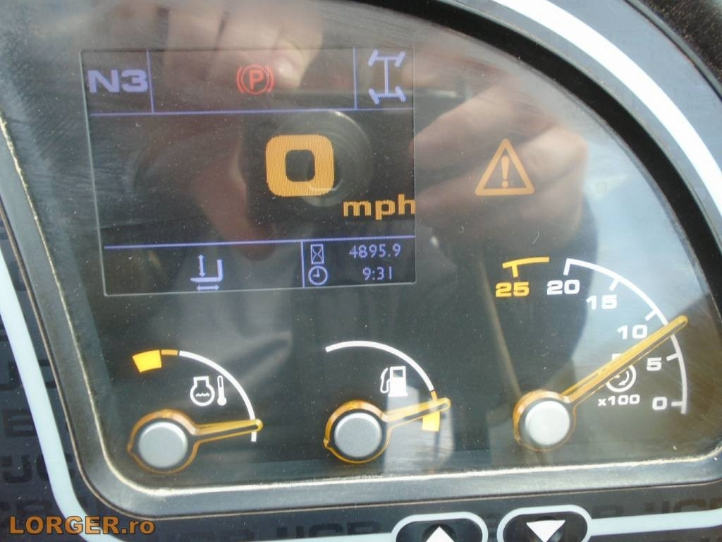 آلة رفع ونقل تلسكوبية JCB 531-70: صورة 15