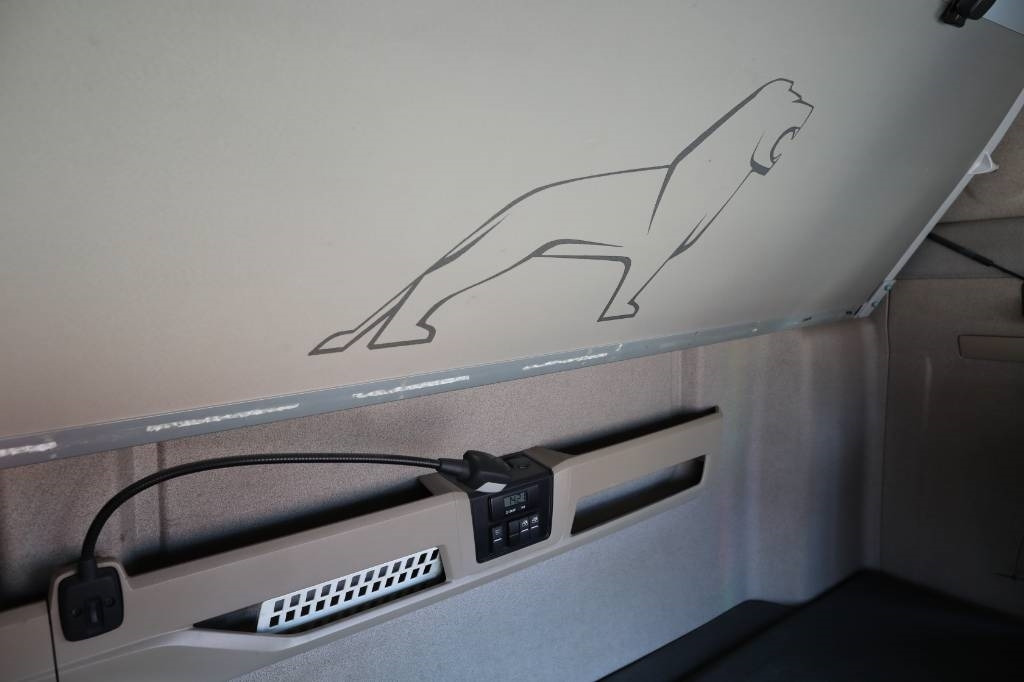 تأجير MAN TGX 18.500 4x2 LLS + Trailer Vega 3 axel lowbed MAN TGX 18.500 4x2 LLS + Trailer Vega 3 axel lowbed: صورة 19 تأجير MAN TGX 18.500 4x2 LLS + Trailer Vega 3 axel lowbed MAN TGX 18.500 4x2 LLS + Trailer Vega 3 axel lowbed: صورة 19