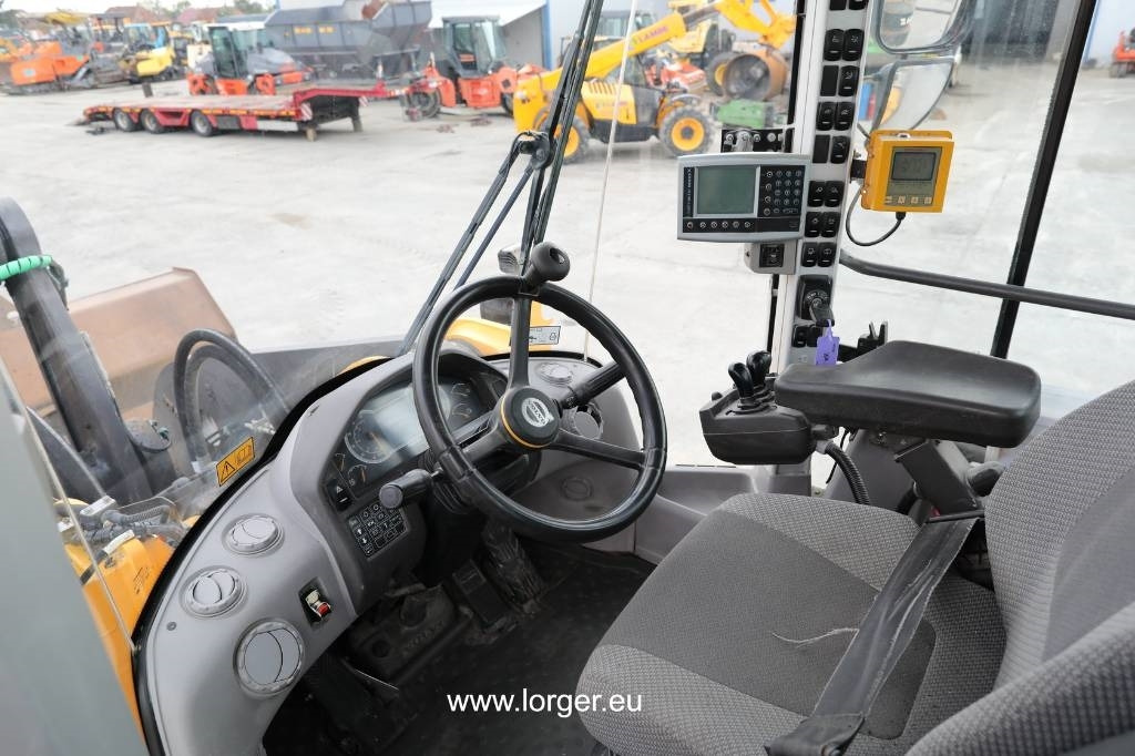 تأجير Volvo L 220 H  Volvo L 220 H: صورة 17
