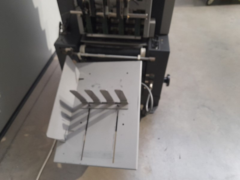 Horizon AC-8000 S | collator | 8 stations | 1992 - آلات الطباعة: صورة 5 Horizon AC-8000 S | collator | 8 stations | 1992 - آلات الطباعة: صورة 5
