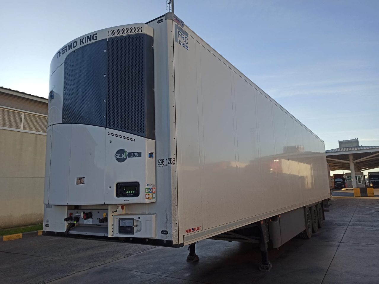 SCHMITZ CARGOBULL ThermoKing SKO 24/L - 13.4 FP COOL V7 FP 60 SMART - نصف مقطورة للتبريد: صورة 1 SCHMITZ CARGOBULL ThermoKing SKO 24/L - 13.4 FP COOL V7 FP 60 SMART - نصف مقطورة للتبريد: صورة 1