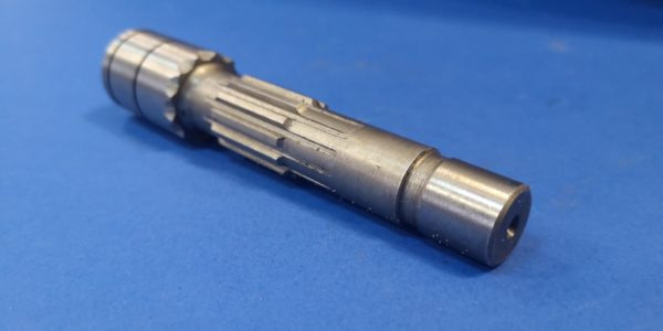 040010A / 6653052 Wałek silnika jazdy do Bobcat 325 - موتور هيدروليكي - آلات الإنشاء: صورة 1 040010A / 6653052 Wałek silnika jazdy do Bobcat 325 - موتور هيدروليكي - آلات الإنشاء: صورة 1