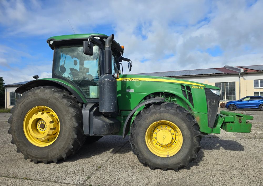 John Deere 8260R - جرار: صورة 4 John Deere 8260R - جرار: صورة 4