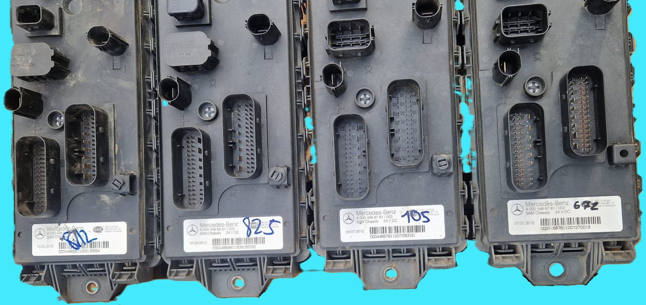 A0004467961 / A0004466761 Komputer Modul swiatel mercedes mp A0004467961 001 A0004466761 002 - قطع الغيار: صورة 2 A0004467961 / A0004466761 Komputer Modul swiatel mercedes mp A0004467961 001 A0004466761 002 - قطع الغيار: صورة 2
