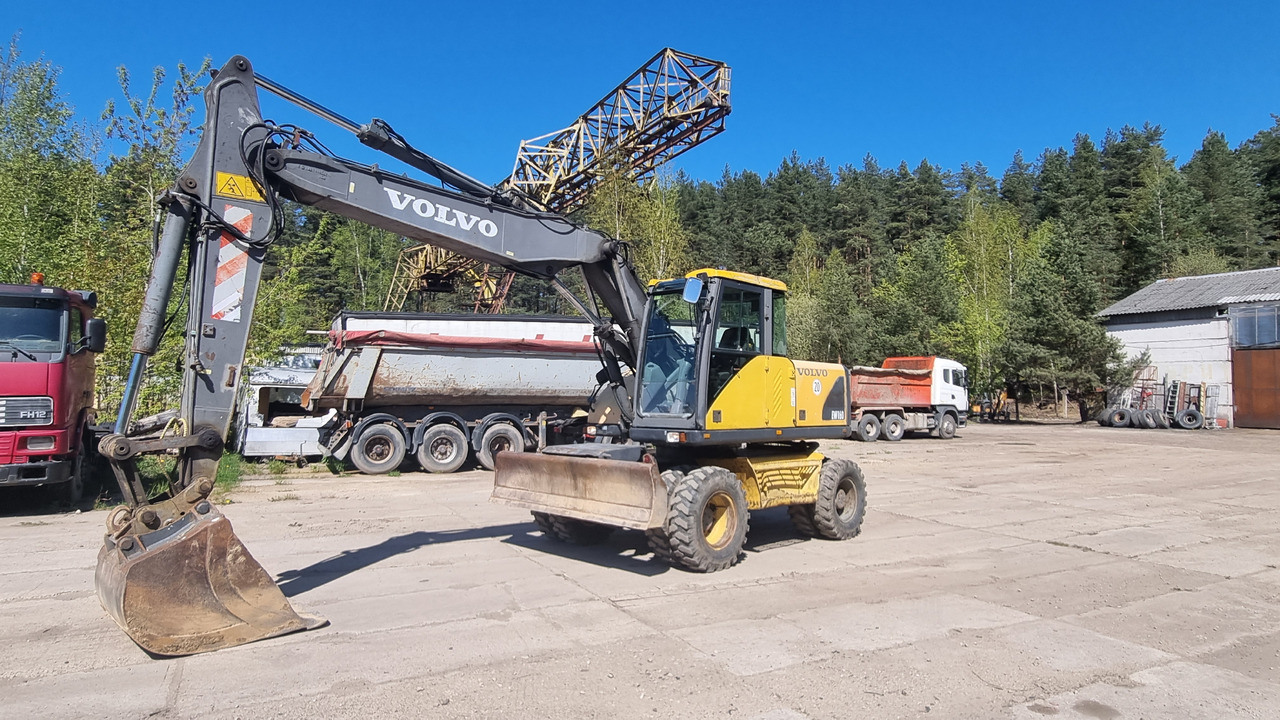 Volvo EW160 - حفار ذو عجلات: صورة 1 Volvo EW160 - حفار ذو عجلات: صورة 1