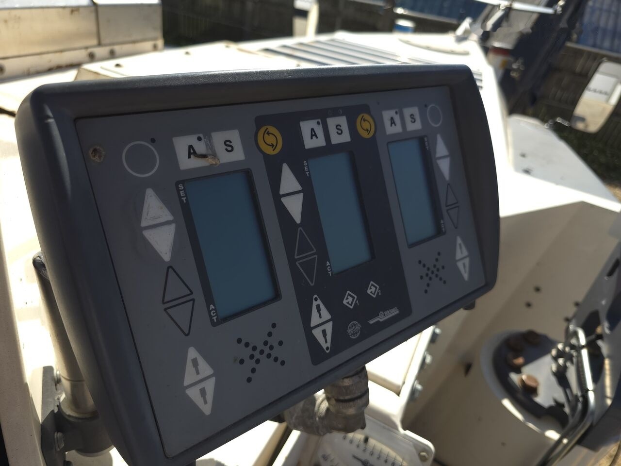 ماكينة الكشط على البارد Wirtgen W120 Fi: صورة 12