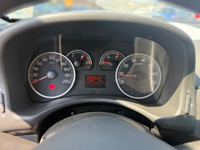 سيدان Fiat Punto Aktueller HU Motorschaden: صورة 9