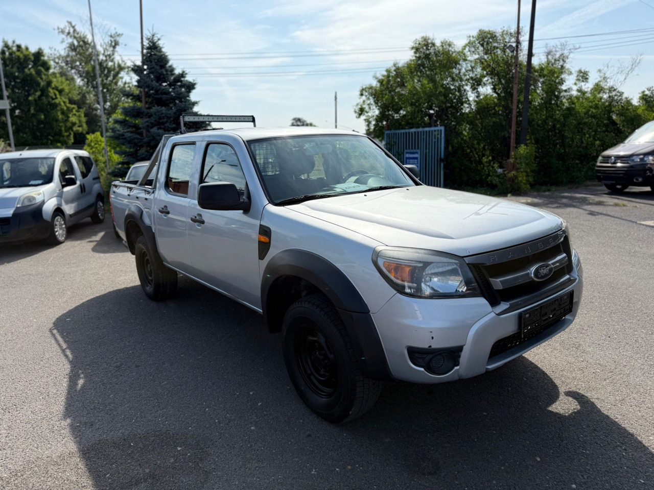 Ford Ranger XL Doppelkabine 4X4 - سيارة دفع رباعي: صورة 2 Ford Ranger XL Doppelkabine 4X4 - سيارة دفع رباعي: صورة 2