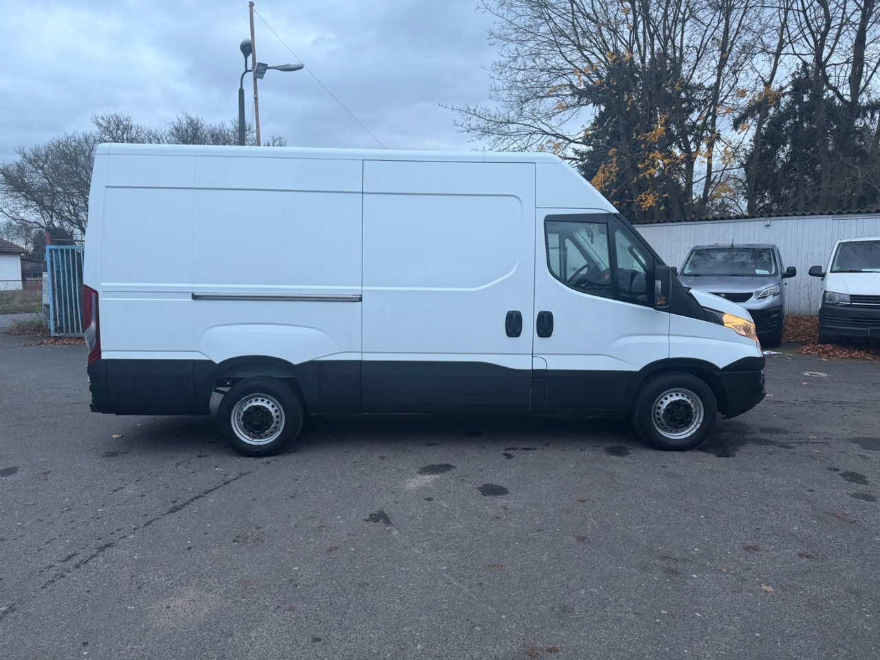 Iveco Daily Kasten HKa 35 S 16 AUTOMATIK - فان: صورة 2 Iveco Daily Kasten HKa 35 S 16 AUTOMATIK - فان: صورة 2
