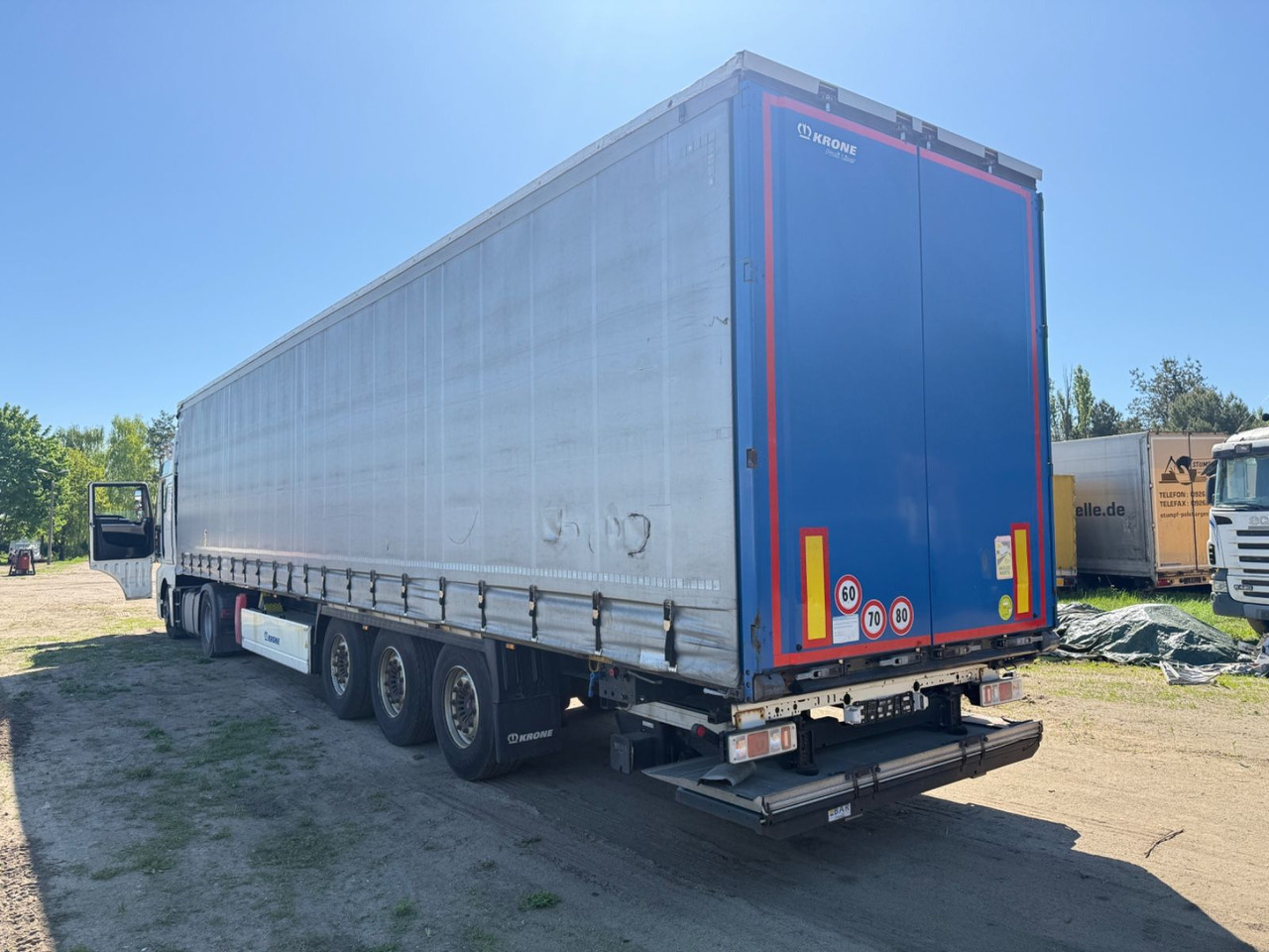 Krone SD mit Ladebordwand - نصف مقطورة بستائر جانبية: صورة 5 Krone SD mit Ladebordwand - نصف مقطورة بستائر جانبية: صورة 5