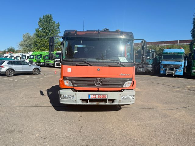 Mercedes-Benz Atego 1223 mit Kran MKG HLK 76 - شاحنات مسطحة, شاحنة كرين: صورة 1 Mercedes-Benz Atego 1223 mit Kran MKG HLK 76 - شاحنات مسطحة, شاحنة كرين: صورة 1