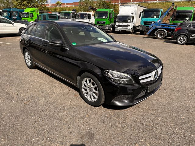 Mercedes-Benz C Klasse T-Modell C 200 d - سيارة ستيشن: صورة 2 Mercedes-Benz C Klasse T-Modell C 200 d - سيارة ستيشن: صورة 2