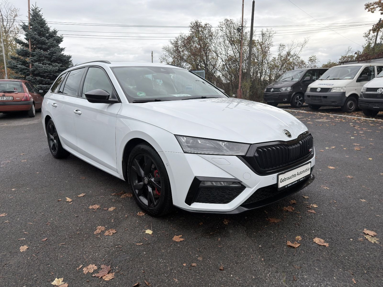 Skoda Octavia Combi RS First Edition - سيارة ستيشن: صورة 2 Skoda Octavia Combi RS First Edition - سيارة ستيشن: صورة 2