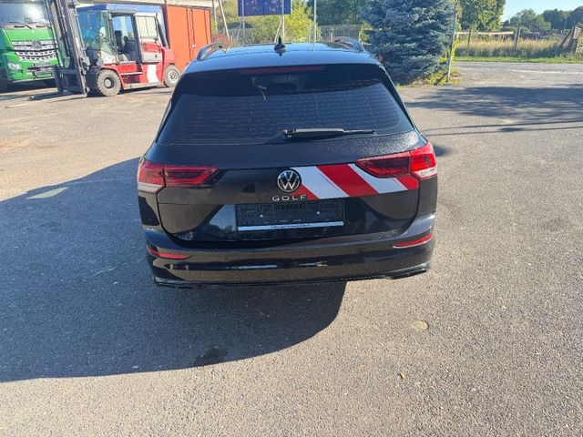 Volkswagen Golf VIII Variant R-Line Wasserschaden - سيارة ستيشن: صورة 4 Volkswagen Golf VIII Variant R-Line Wasserschaden - سيارة ستيشن: صورة 4