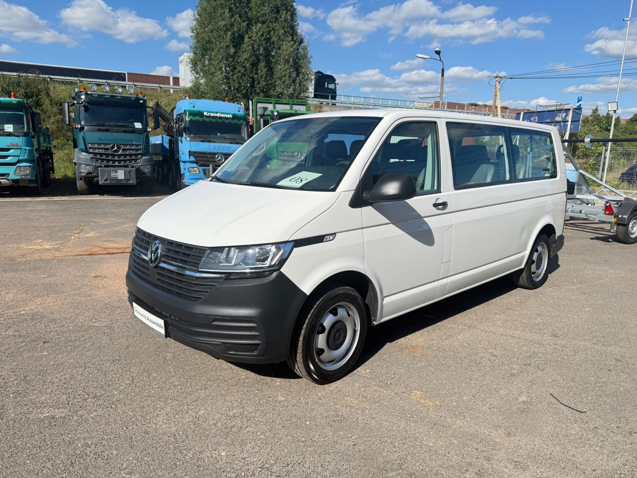 Volkswagen T6 Transporter Kombi lang 9 Sitzer - ميكروباص: صورة 3 Volkswagen T6 Transporter Kombi lang 9 Sitzer - ميكروباص: صورة 3