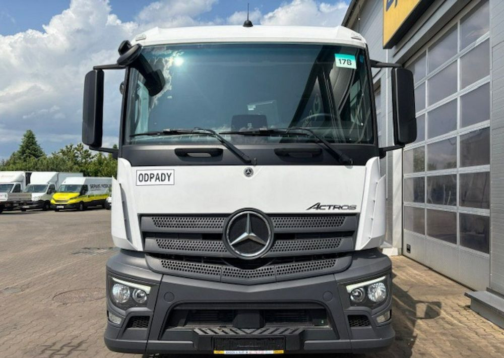 Mercedes-Benz Actros - شاحنة قمامة: صورة 2 Mercedes-Benz Actros - شاحنة قمامة: صورة 2