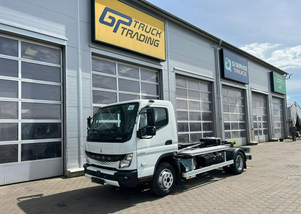 Mitsubishi Fuso - شاحنة برافعة خطافية: صورة 1 Mitsubishi Fuso - شاحنة برافعة خطافية: صورة 1